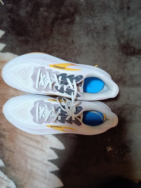 Brooks Other - Brooks running shoes